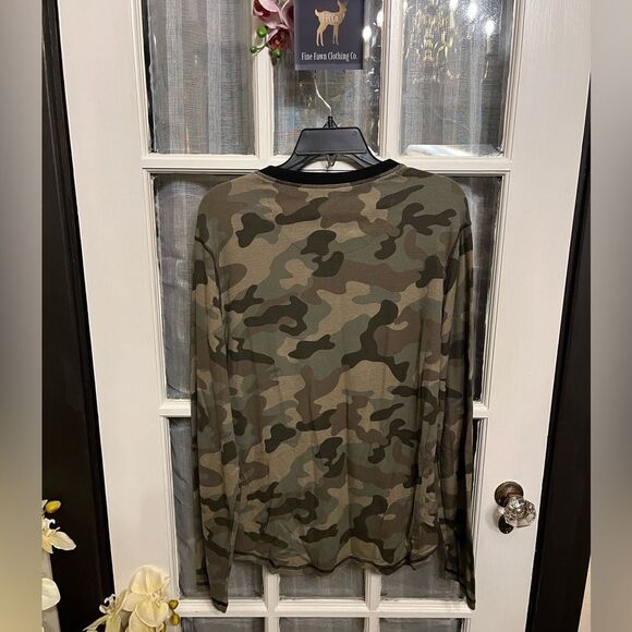 3 Top Bundle Guess Waffle Button Down Tops - Picture 15 of 16